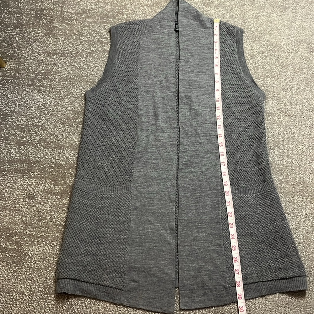 Eileen Fisher Merino Wool Gray Sleeveless Knit Cardigan Shawl Size XS - Picture 3 of 9